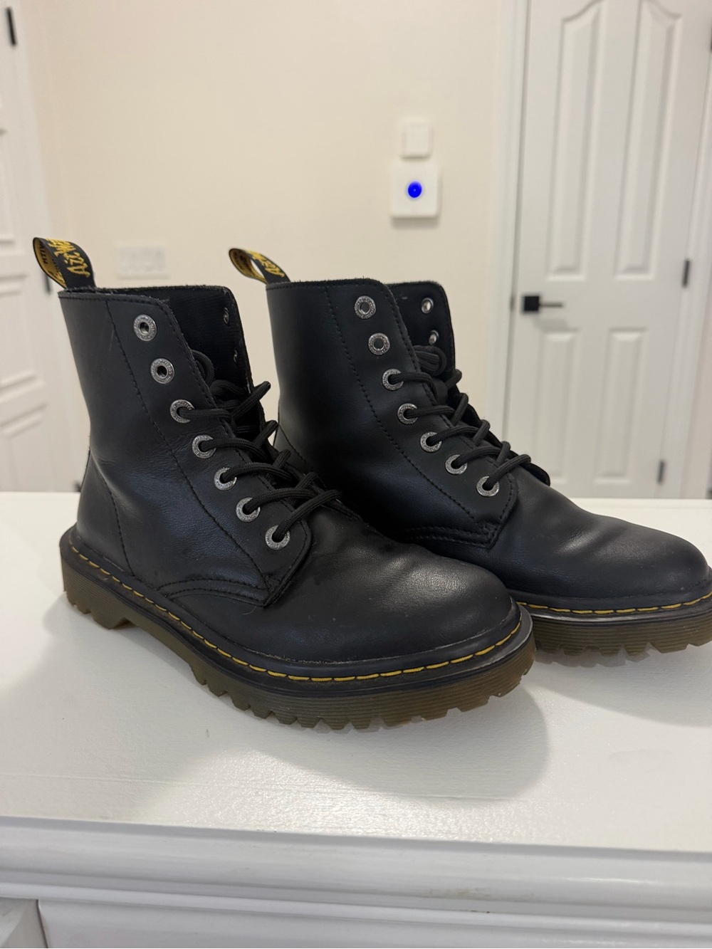 DR. MARTENS Black Luana Combat Leather Lace Up Boots Size 39